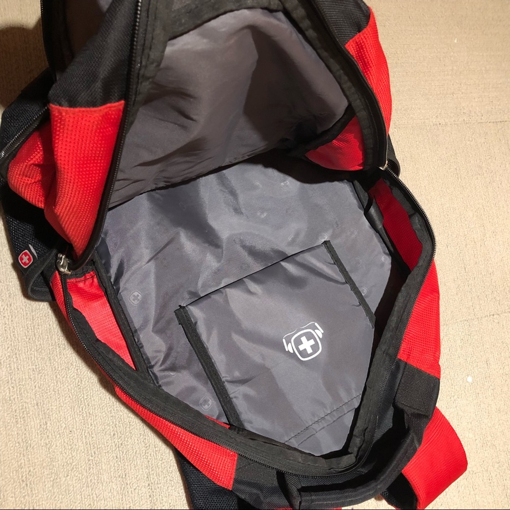 Swiss Backpack - Picture 5 of 5